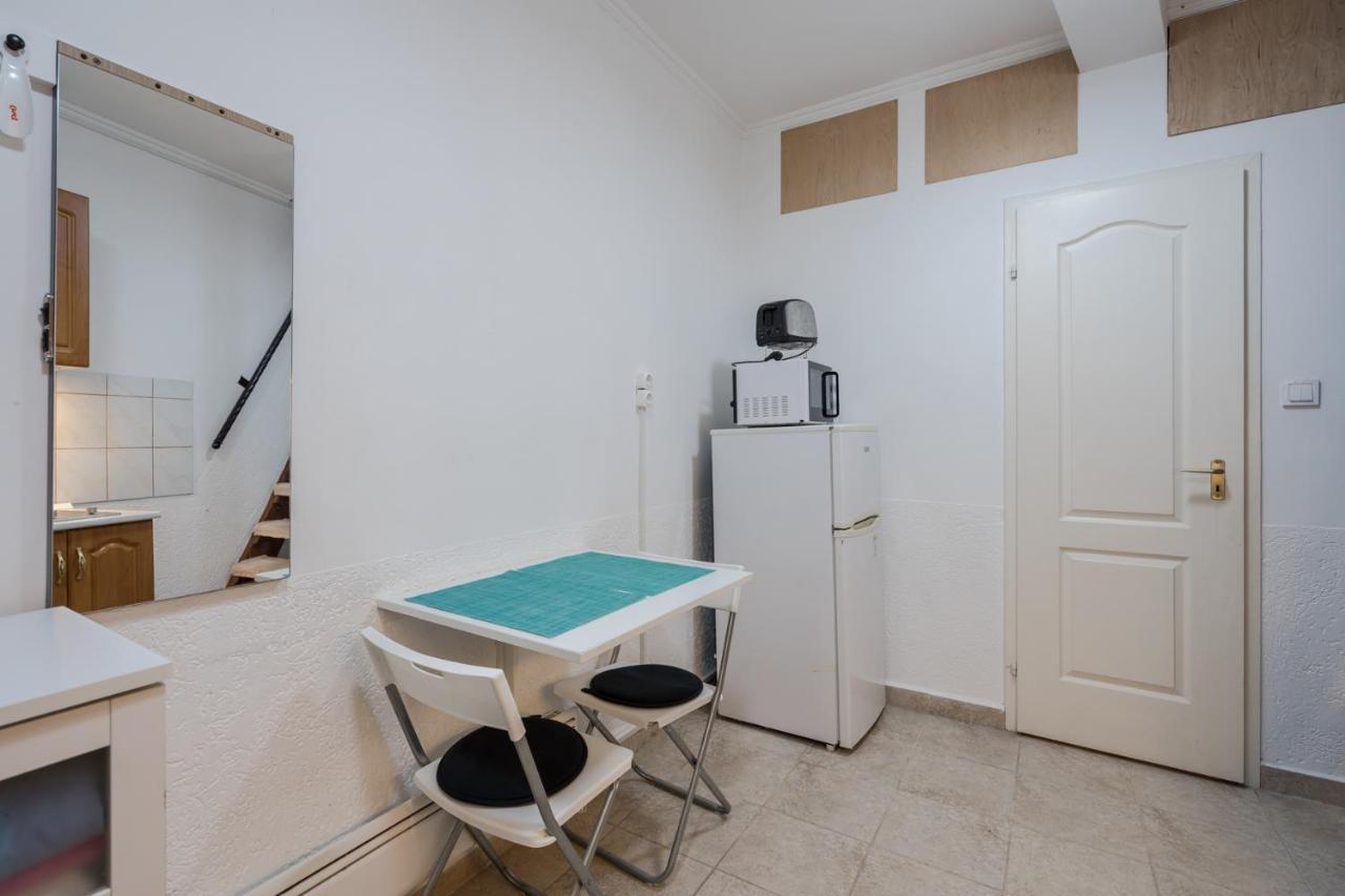 Bpr Simply Azure Apartment Budapest Esterno foto