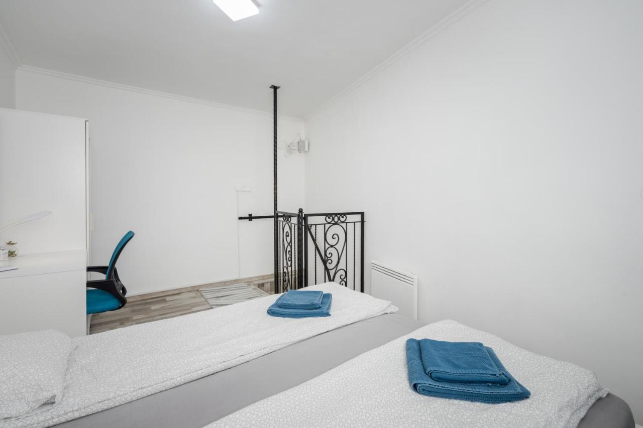 Bpr Simply Azure Apartment Budapest Esterno foto