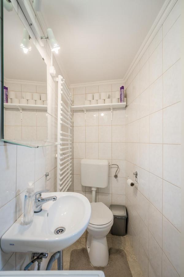 Bpr Simply Azure Apartment Budapest Esterno foto