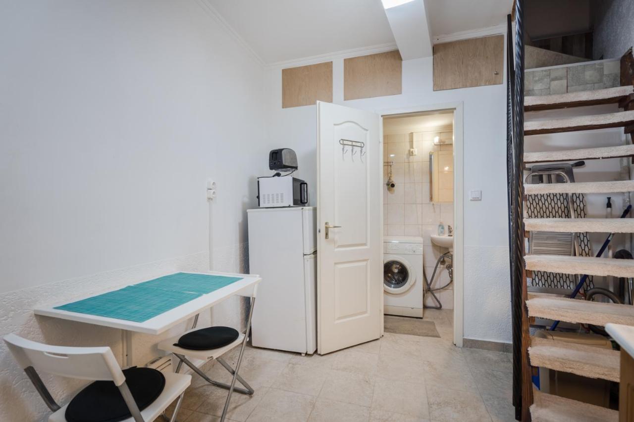 Bpr Simply Azure Apartment Budapest Esterno foto